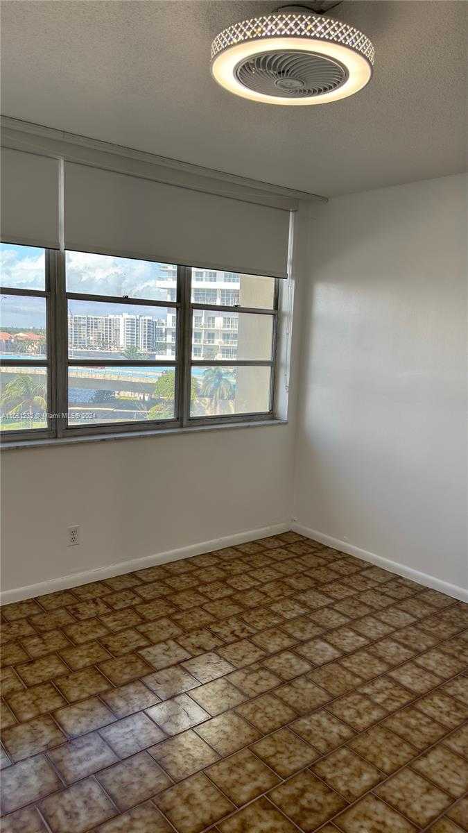 Small Image of 1817 SOUTH OCEAN DR #615, Hallandale Beach Number 12