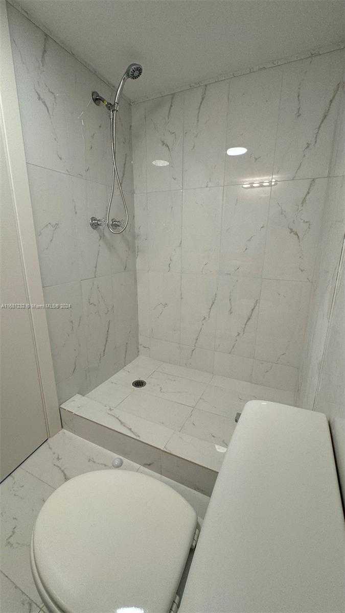 Small Image of 1817 SOUTH OCEAN DR #615, Hallandale Beach Number 13
