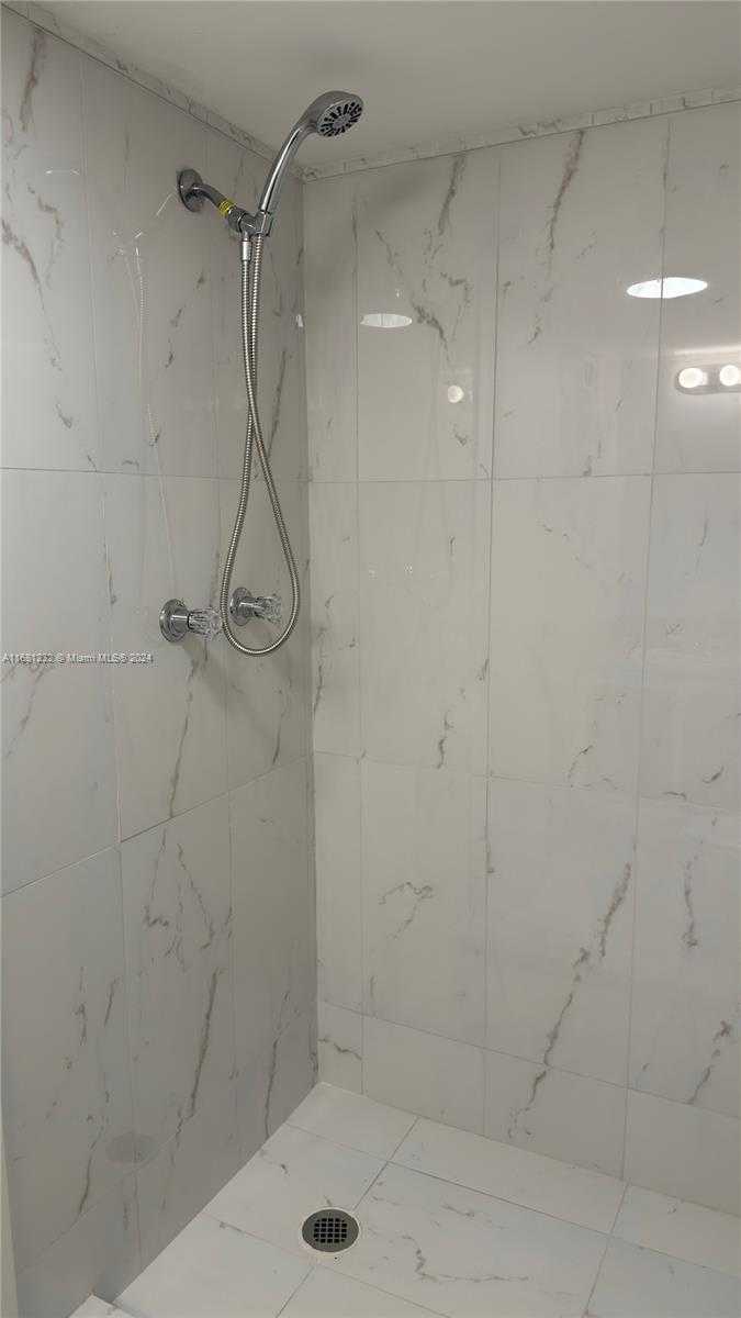 Small Image of 1817 SOUTH OCEAN DR #615, Hallandale Beach Number 16