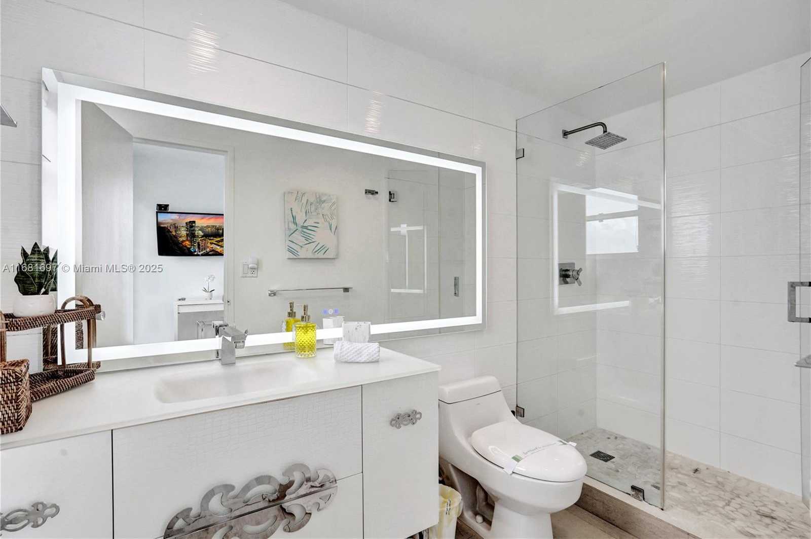 Small Image of 3801 SOUTH OCEAN DR #PH16F, Hollywood Number 11