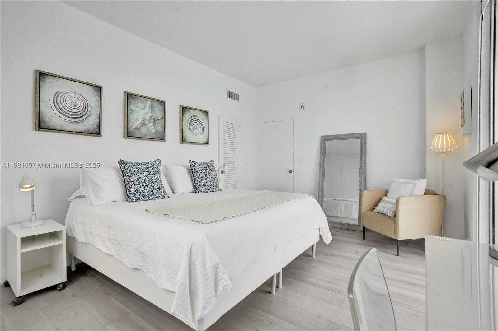 Small Image of 3801 SOUTH OCEAN DR #PH16F, Hollywood Number 13