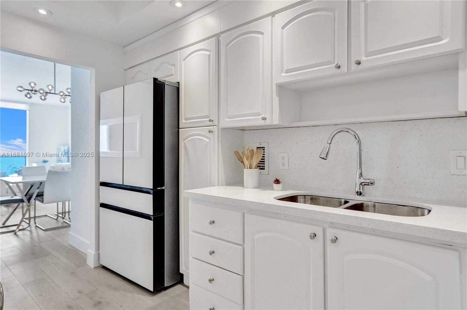 Small Image of 3801 SOUTH OCEAN DR #PH16F, Hollywood Number 27