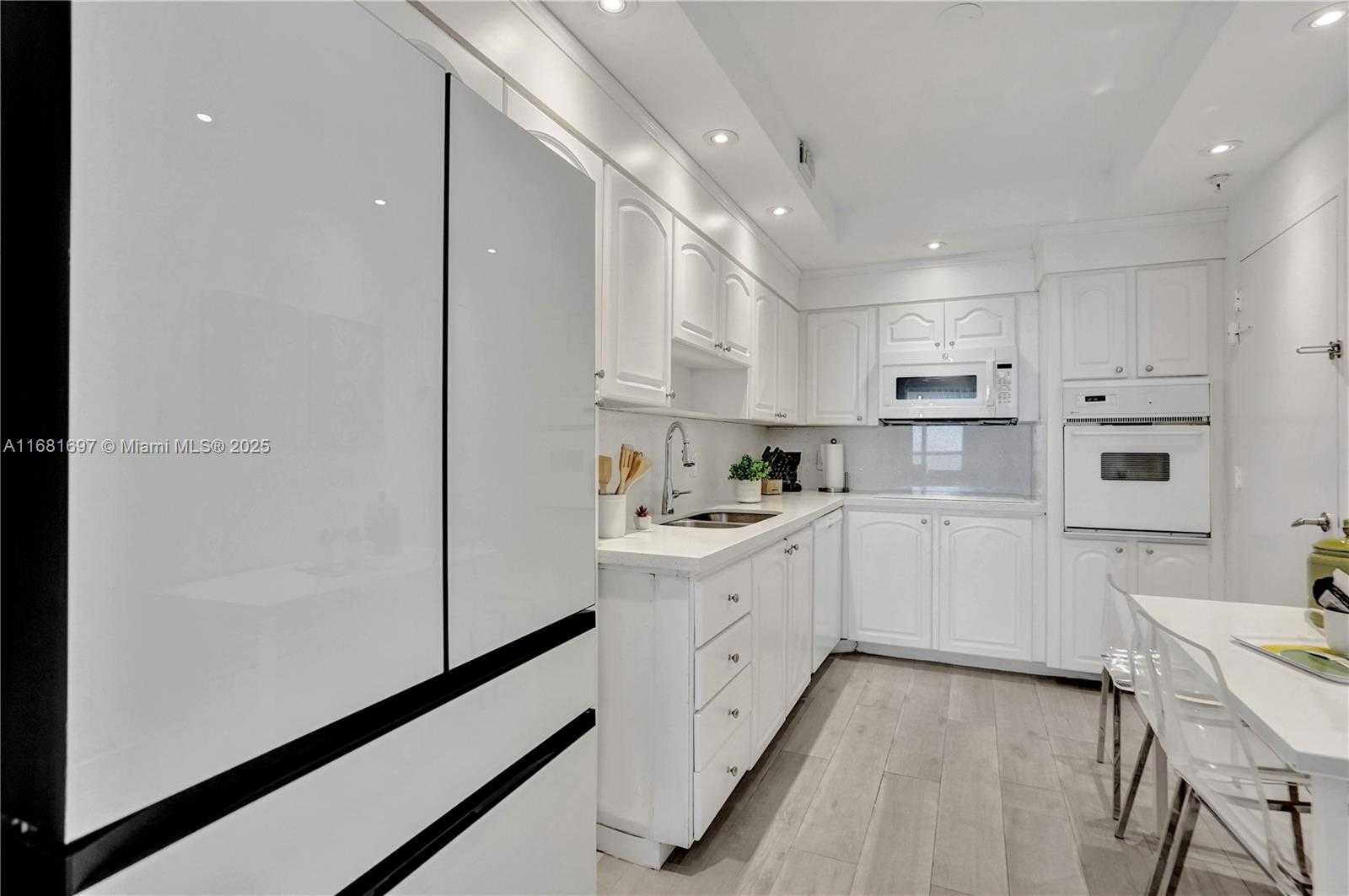 Small Image of 3801 SOUTH OCEAN DR #PH16F, Hollywood Number 30