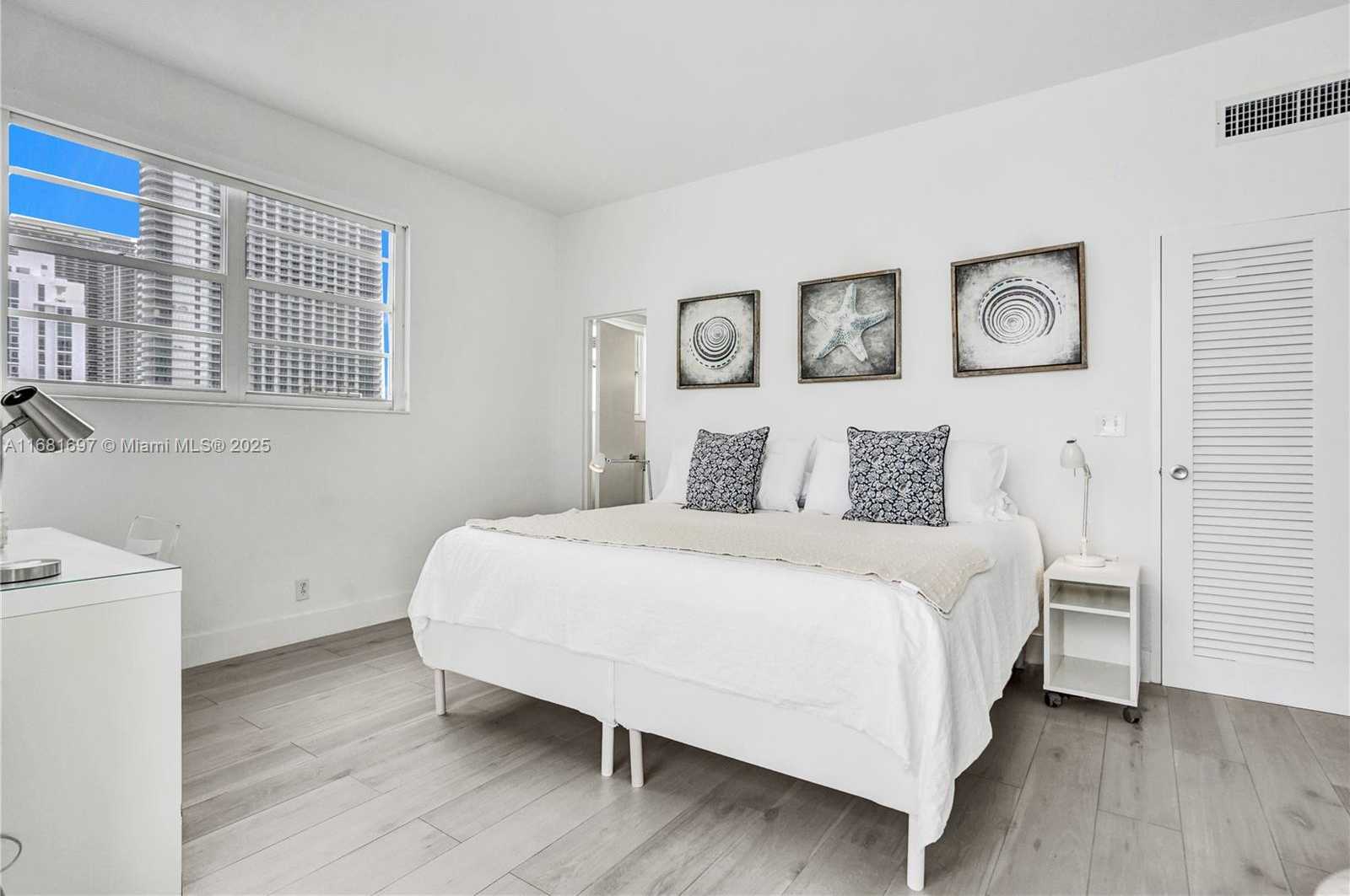 Small Image of 3801 SOUTH OCEAN DR #PH16F, Hollywood Number 8