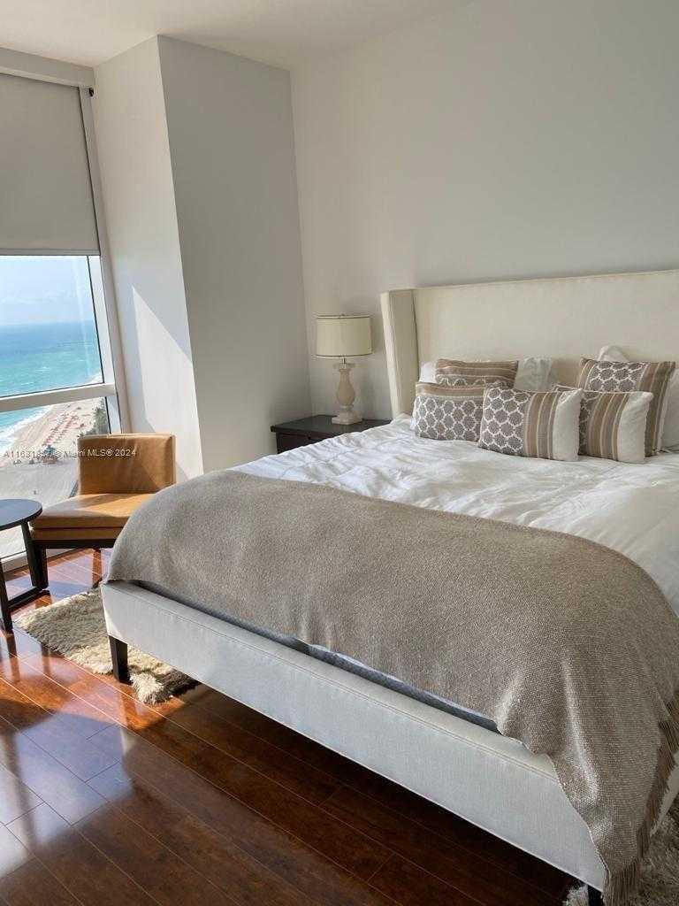Small Image of 18101 COLLINS AVE #1907, Sunny Isles Beach Number 4