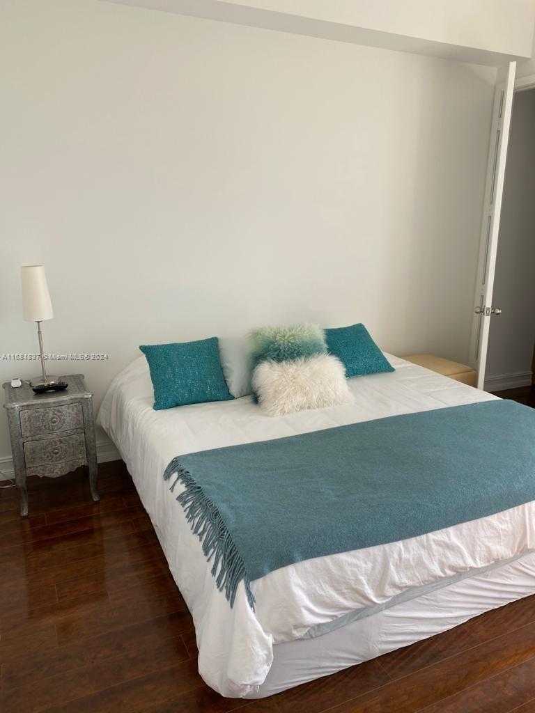 Small Image of 18101 COLLINS AVE #1907, Sunny Isles Beach Number 5