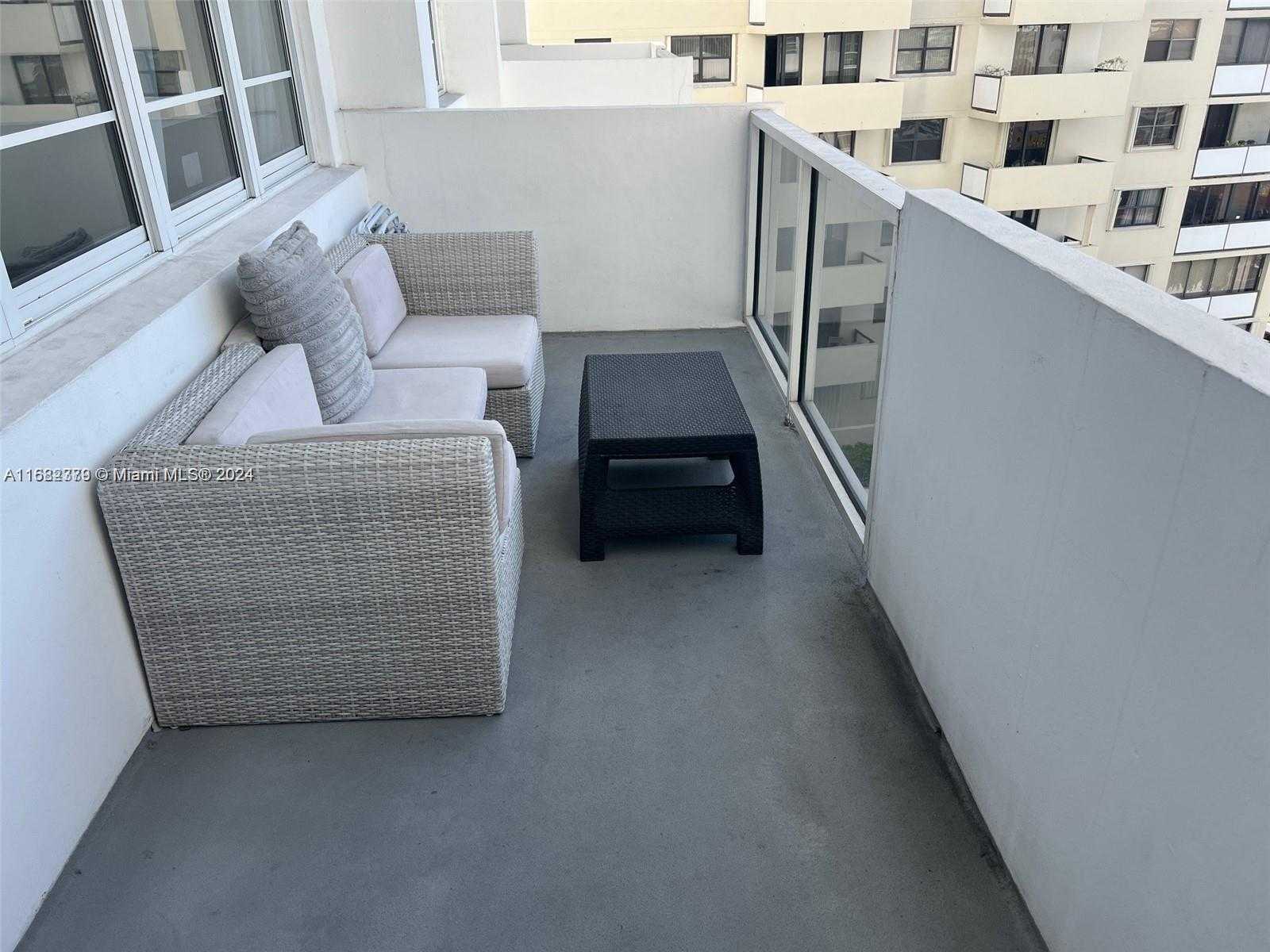 Small Image of 100 #620, Miami Beach Number 13