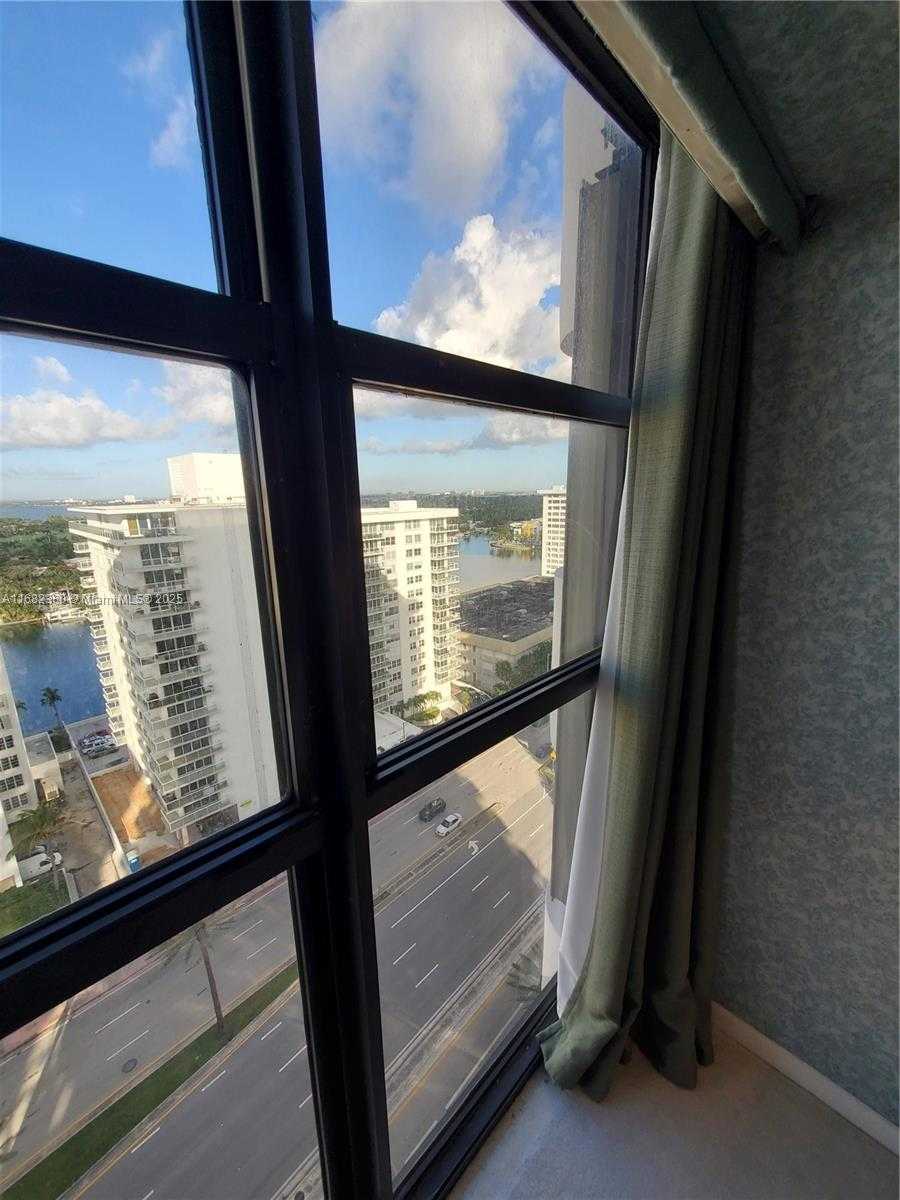 Small Image of 5757 COLLINS AVE #1902, Miami Beach Number 15