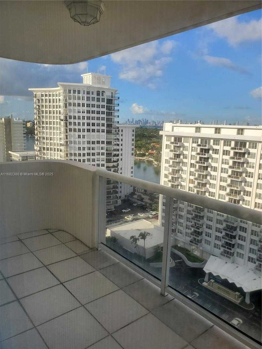 Small Image of 5757 COLLINS AVE #1902, Miami Beach Number 6