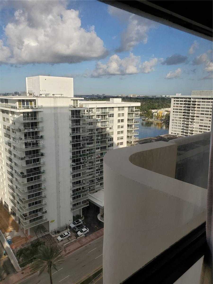 Small Image of 5757 COLLINS AVE #1902, Miami Beach Number 9