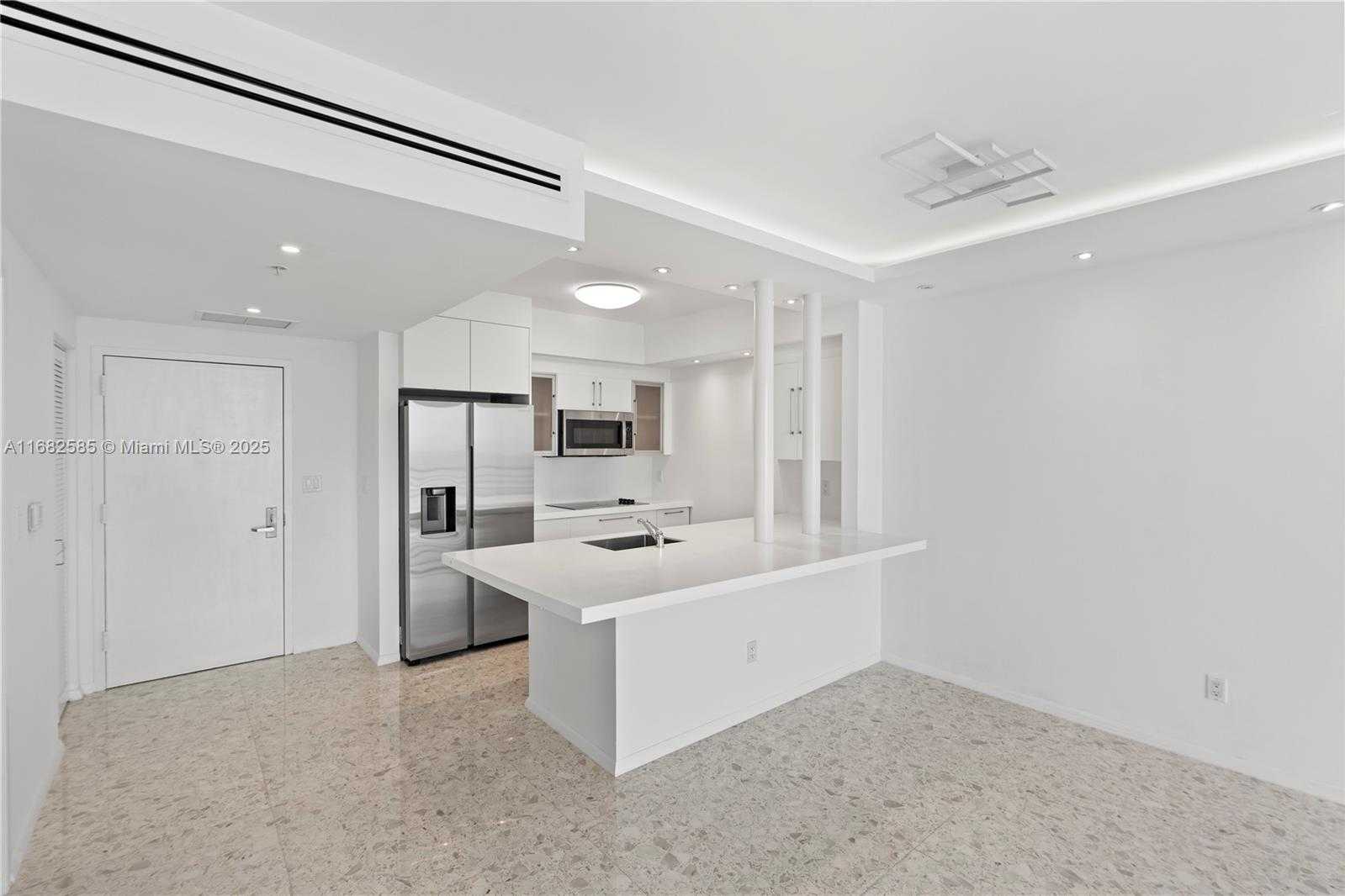 Small Image of 325 SOUTH BISCAYNE BLVD #4218, Miami Number 10