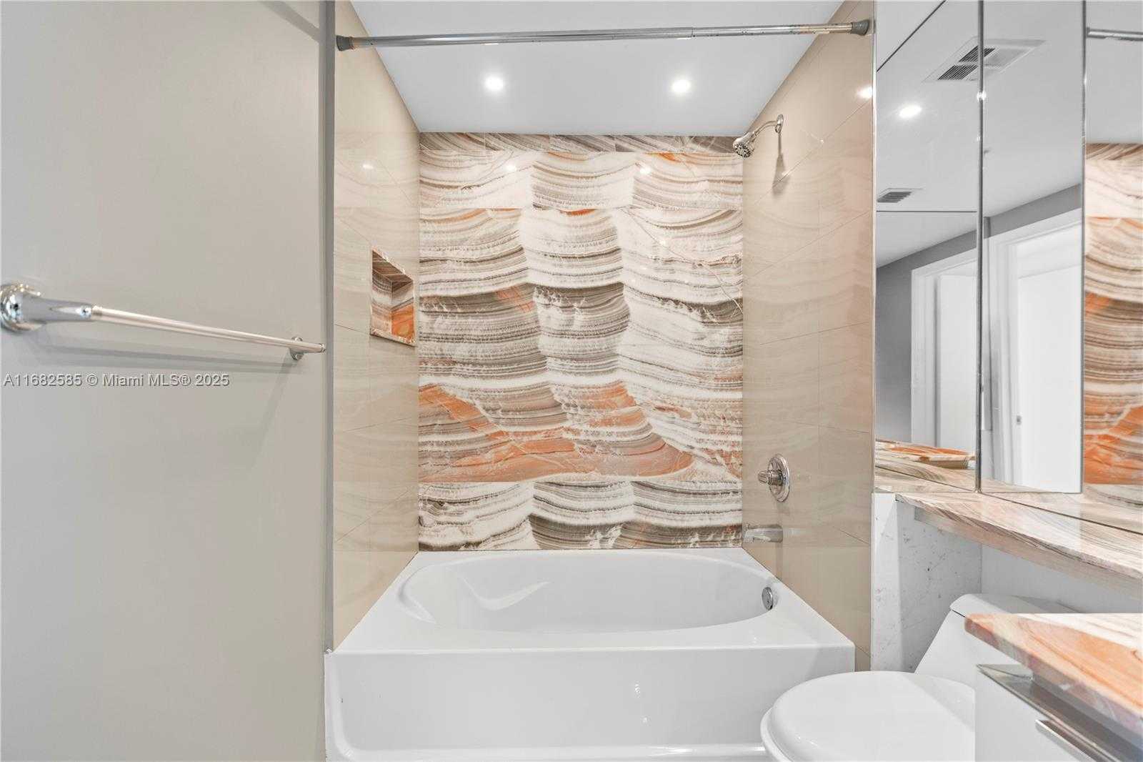 Small Image of 325 SOUTH BISCAYNE BLVD #4218, Miami Number 17