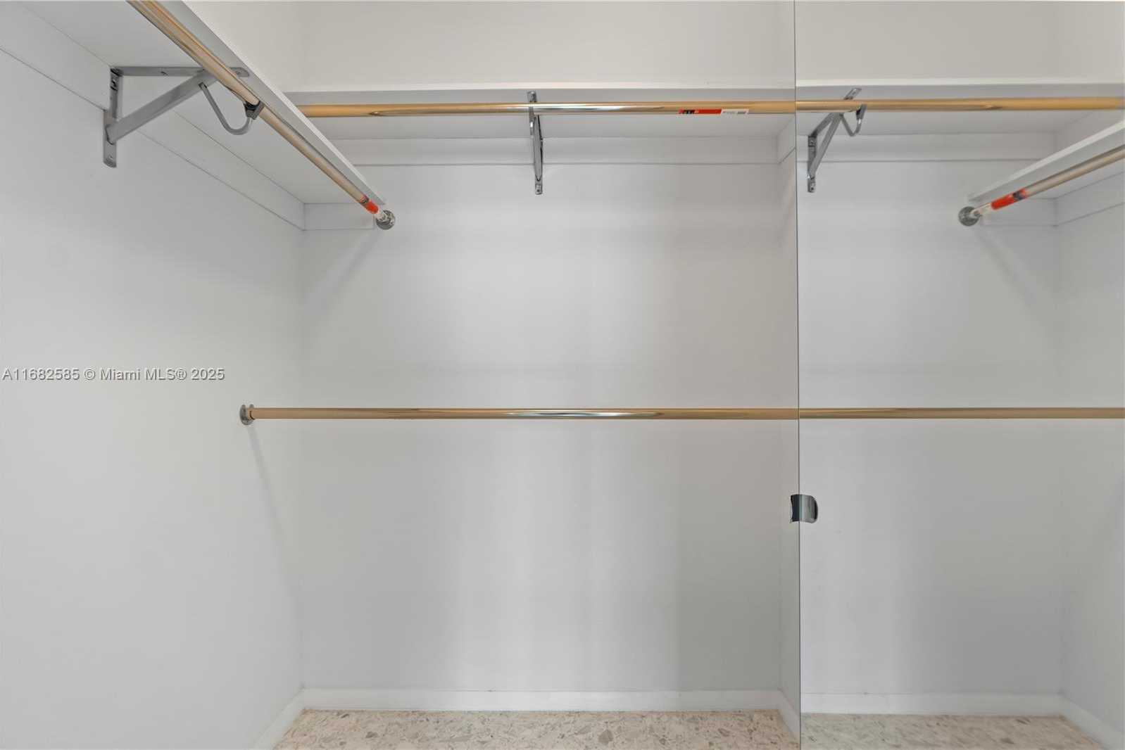 Small Image of 325 SOUTH BISCAYNE BLVD #4218, Miami Number 24