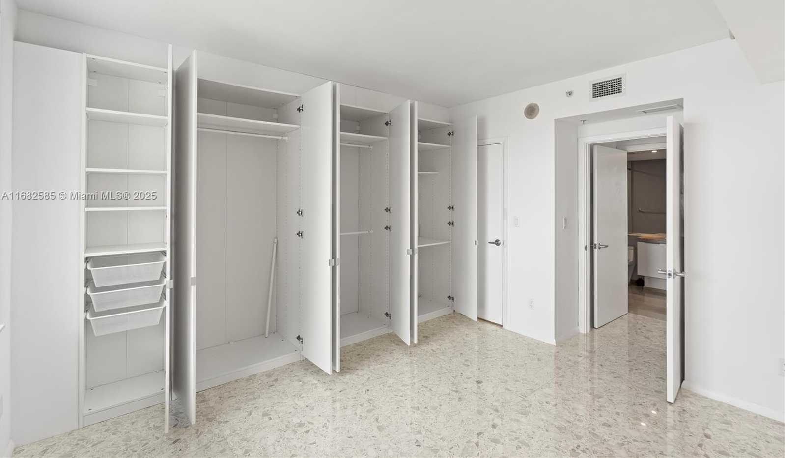 Small Image of 325 SOUTH BISCAYNE BLVD #4218, Miami Number 28