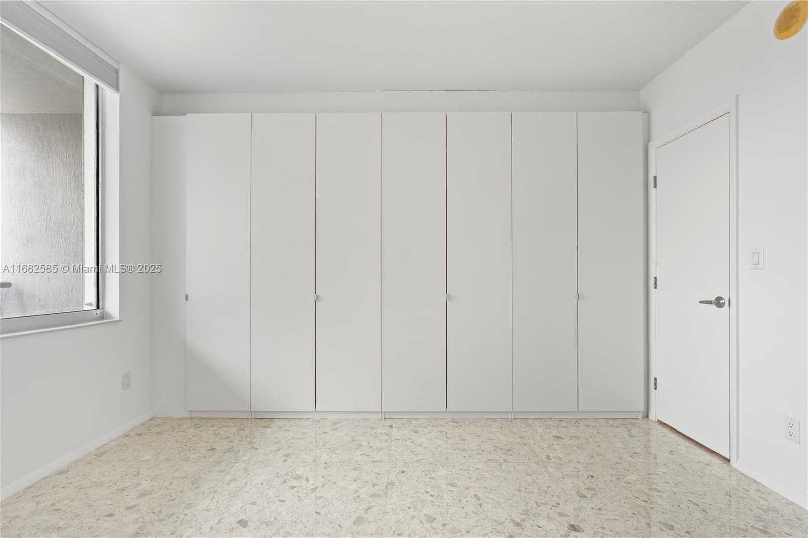Small Image of 325 SOUTH BISCAYNE BLVD #4218, Miami Number 29