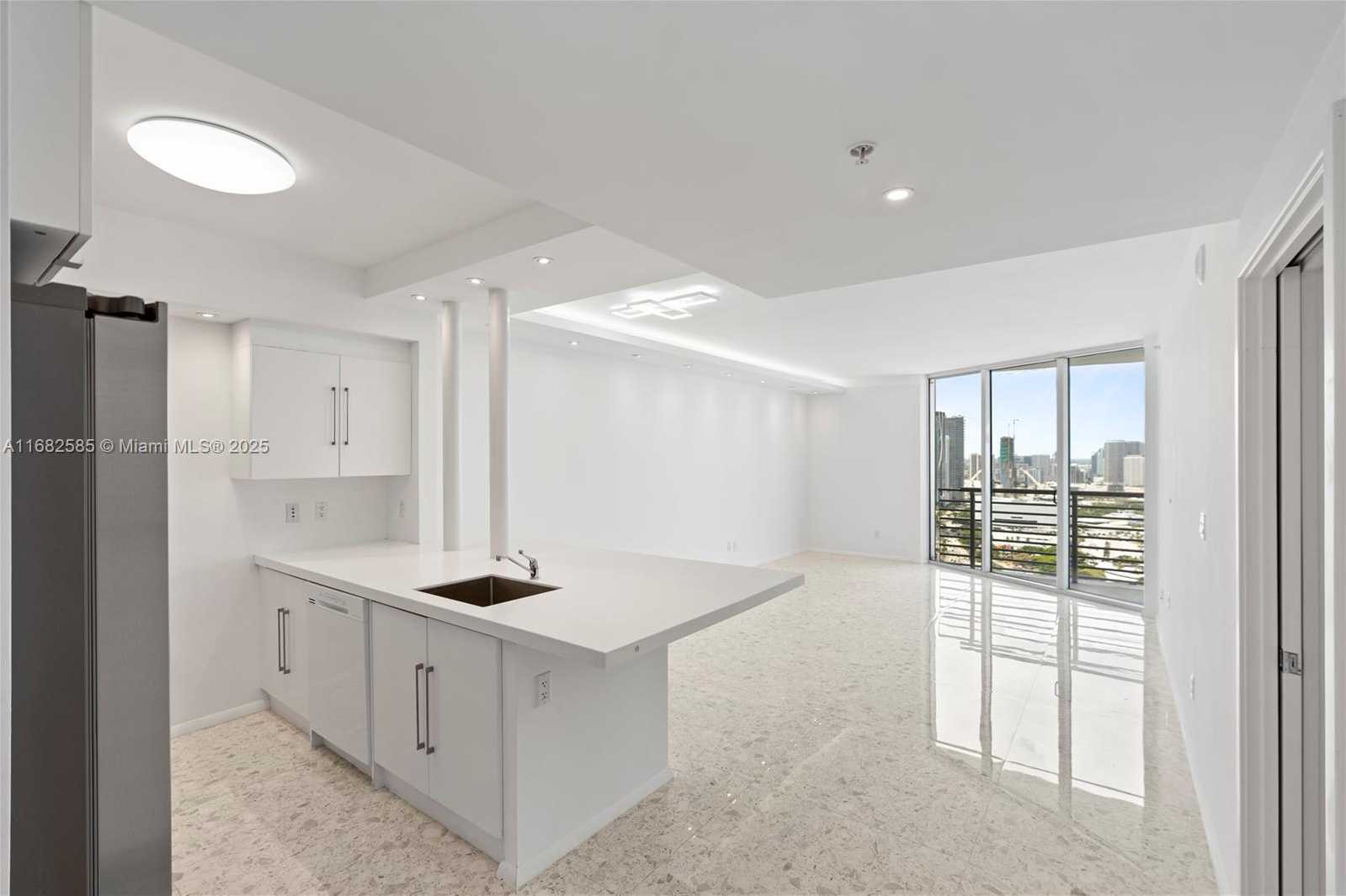 Small Image of 325 SOUTH BISCAYNE BLVD #4218, Miami Number 33