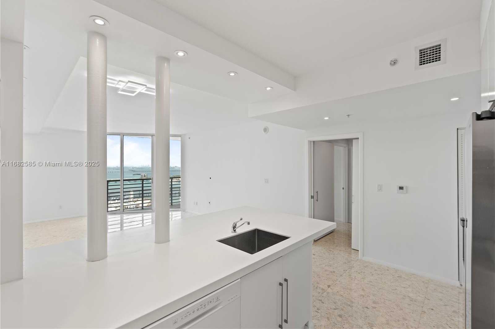Small Image of 325 SOUTH BISCAYNE BLVD #4218, Miami Number 34