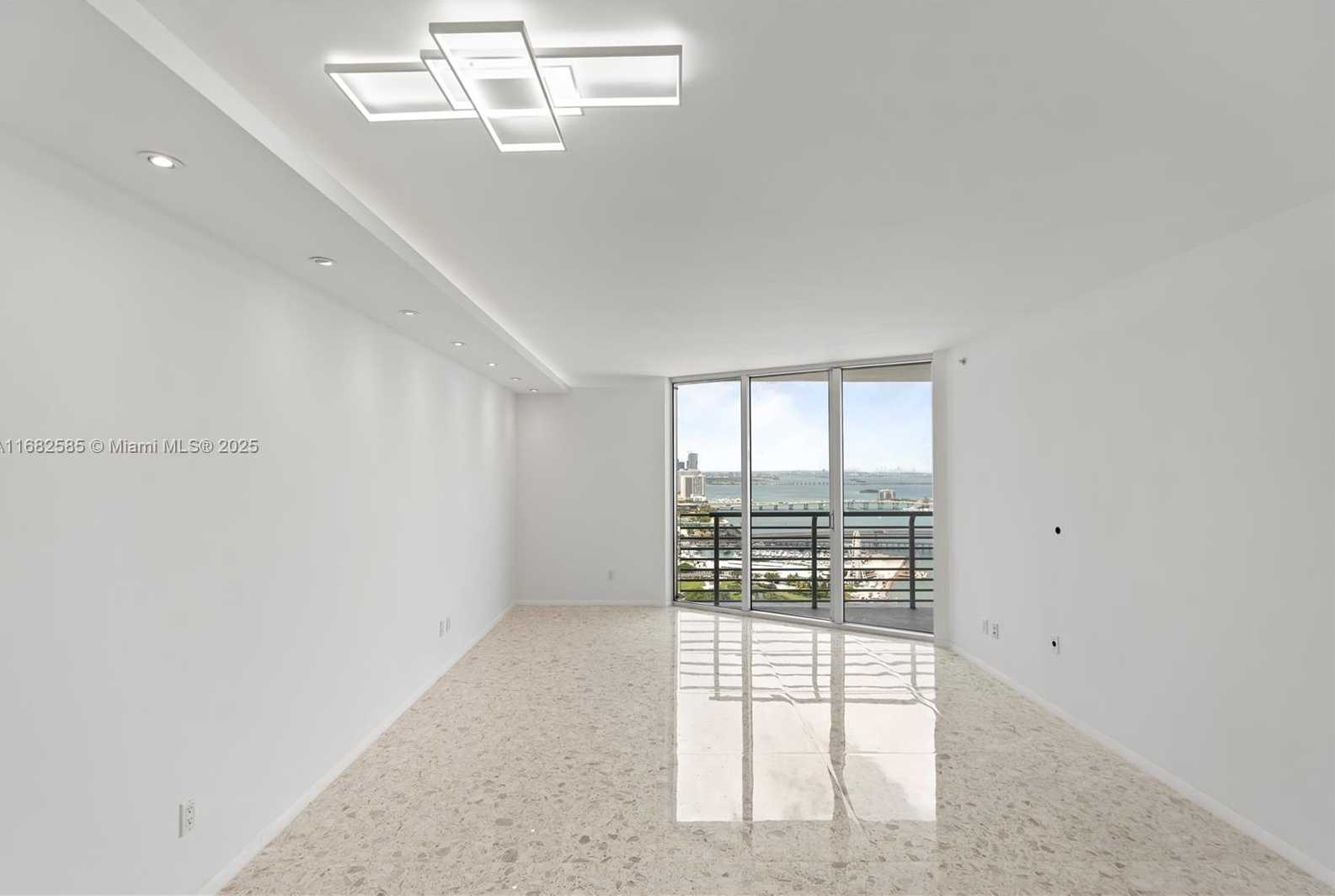 Small Image of 325 SOUTH BISCAYNE BLVD #4218, Miami Number 35