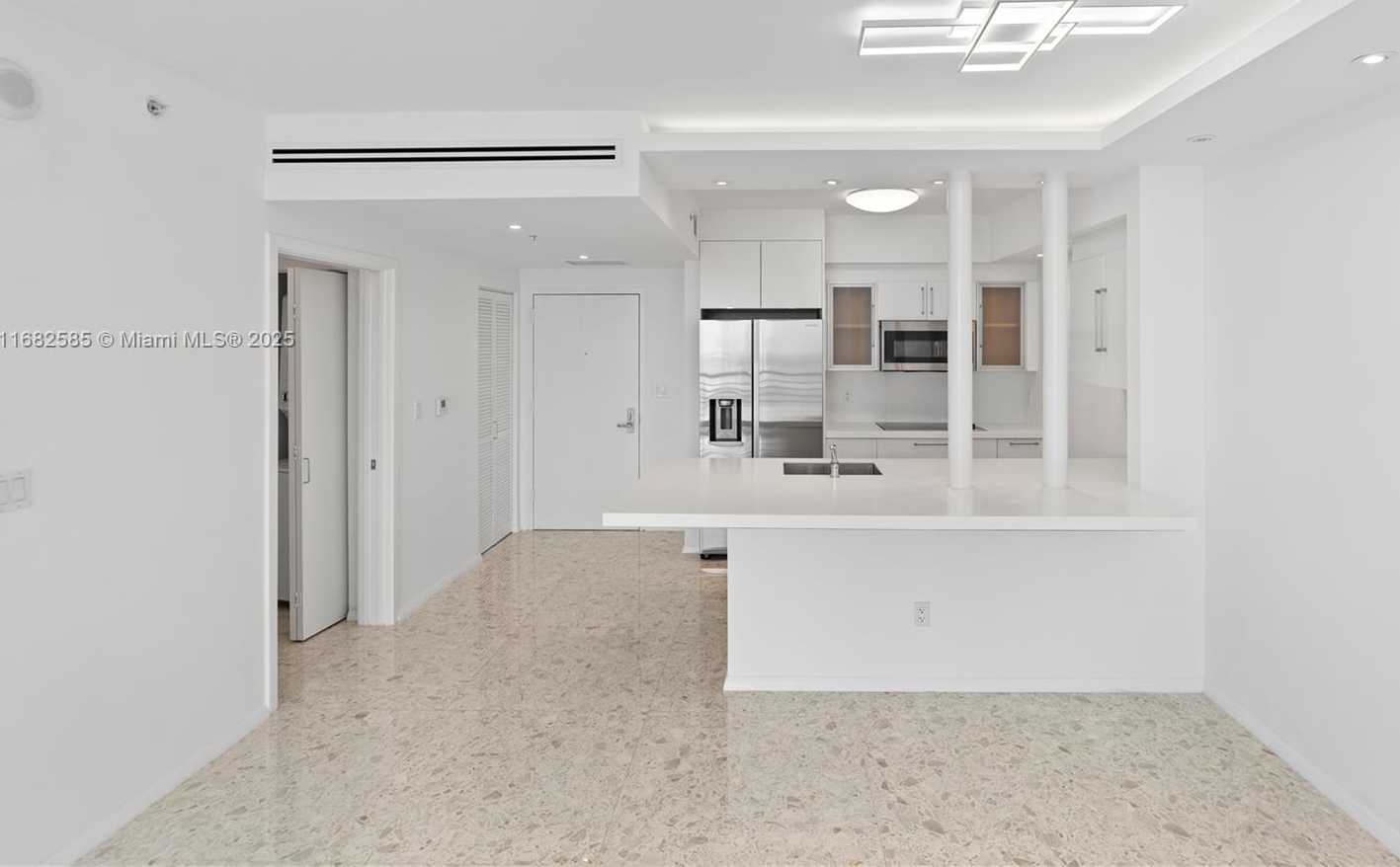 Small Image of 325 SOUTH BISCAYNE BLVD #4218, Miami Number 39
