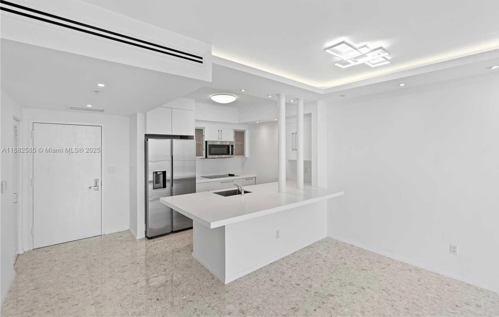 Small Image of 325 SOUTH BISCAYNE BLVD #4218, Miami Number 40