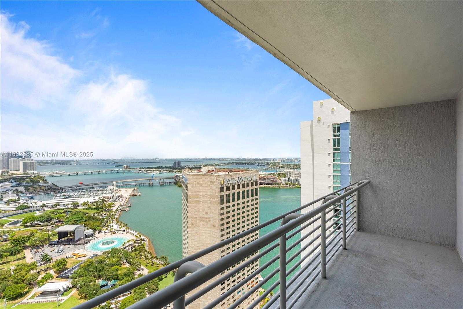 Small Image of 325 SOUTH BISCAYNE BLVD #4218, Miami Number 41