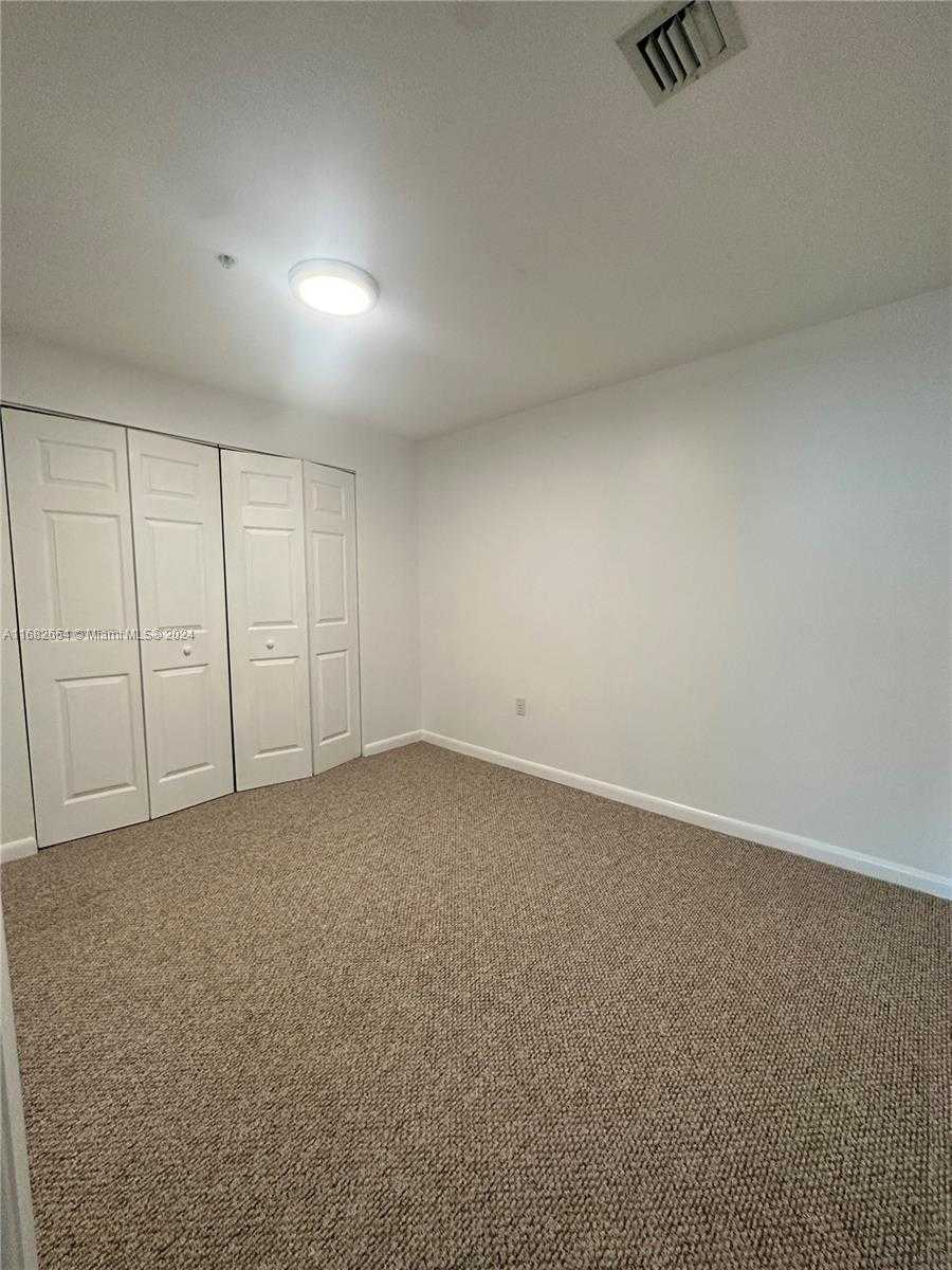 Small Image of 244 BISCAYNE BLVD #503, Miami Number 11