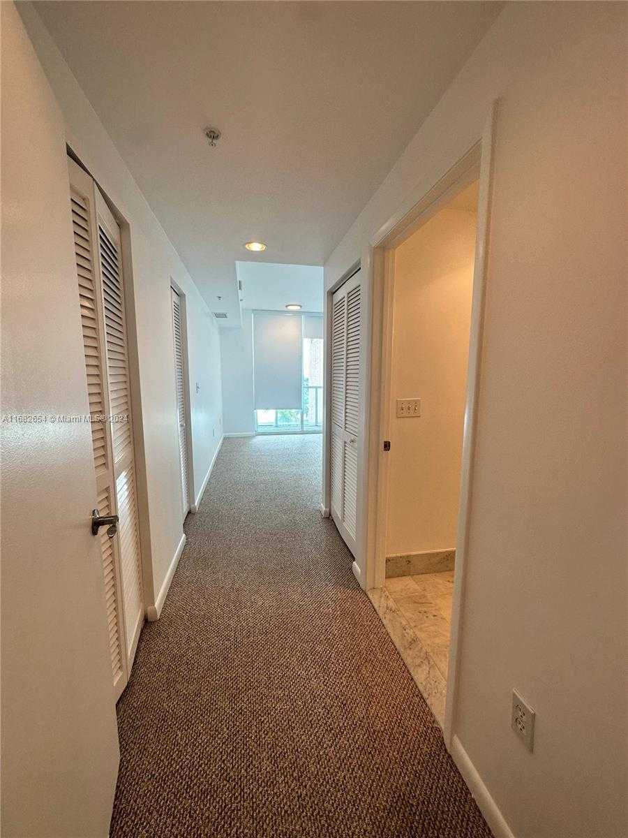 Small Image of 244 BISCAYNE BLVD #503, Miami Number 12
