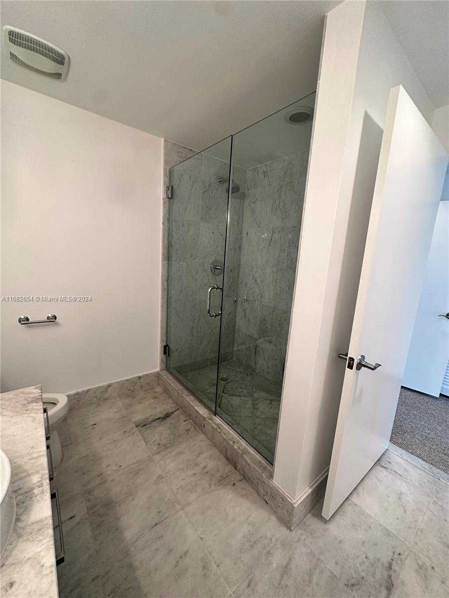 Small Image of 244 BISCAYNE BLVD #503, Miami Number 15