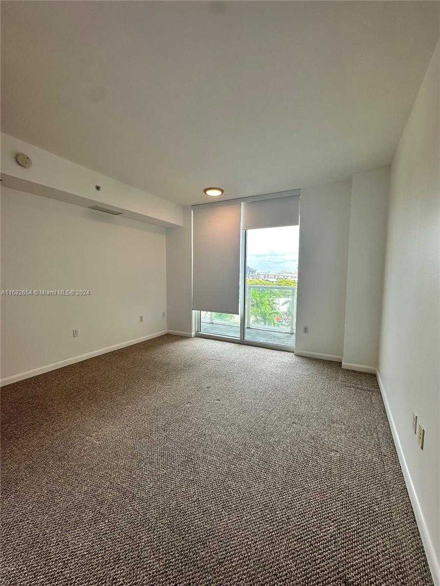 Small Image of 244 BISCAYNE BLVD #503, Miami Number 17