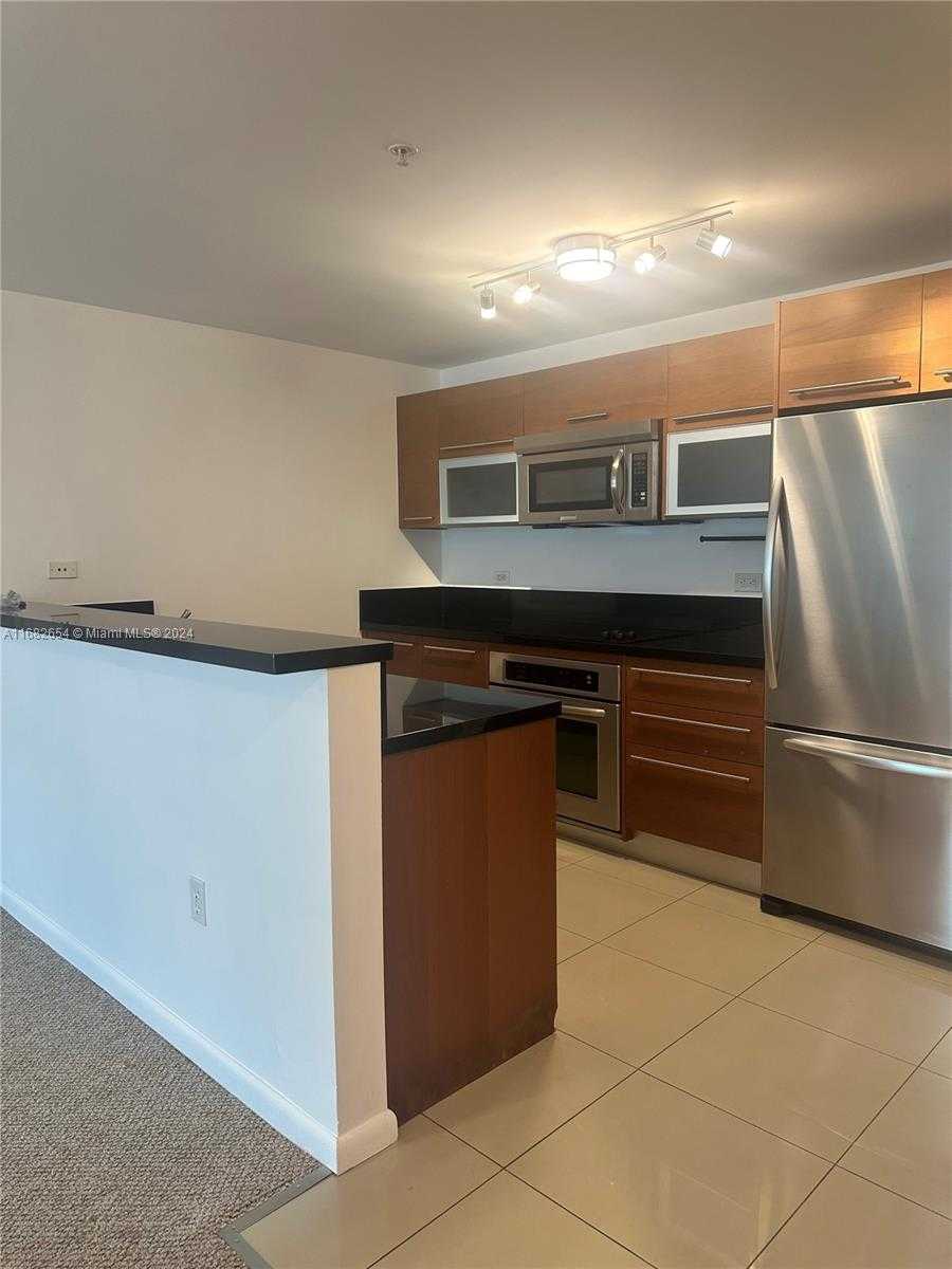 Small Image of 244 BISCAYNE BLVD #503, Miami Number 3