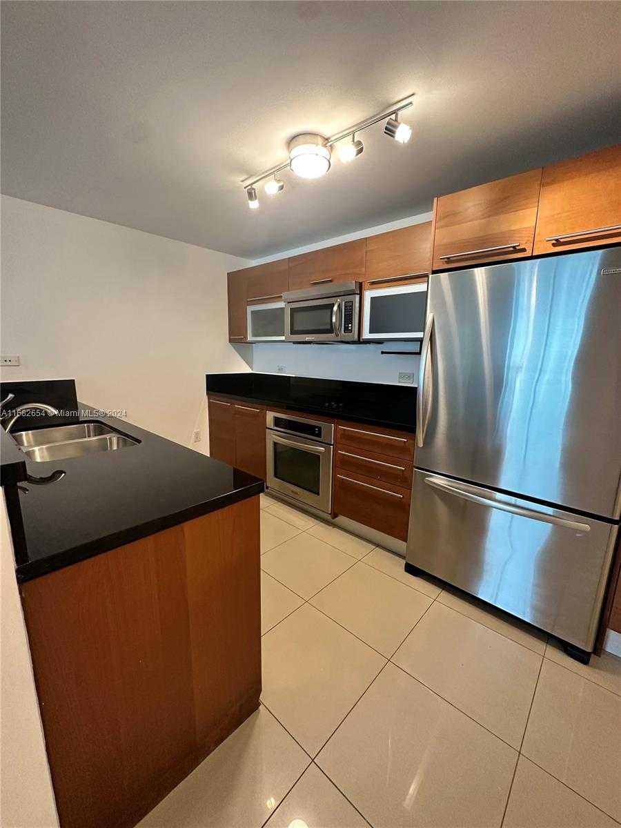Small Image of 244 BISCAYNE BLVD #503, Miami Number 4