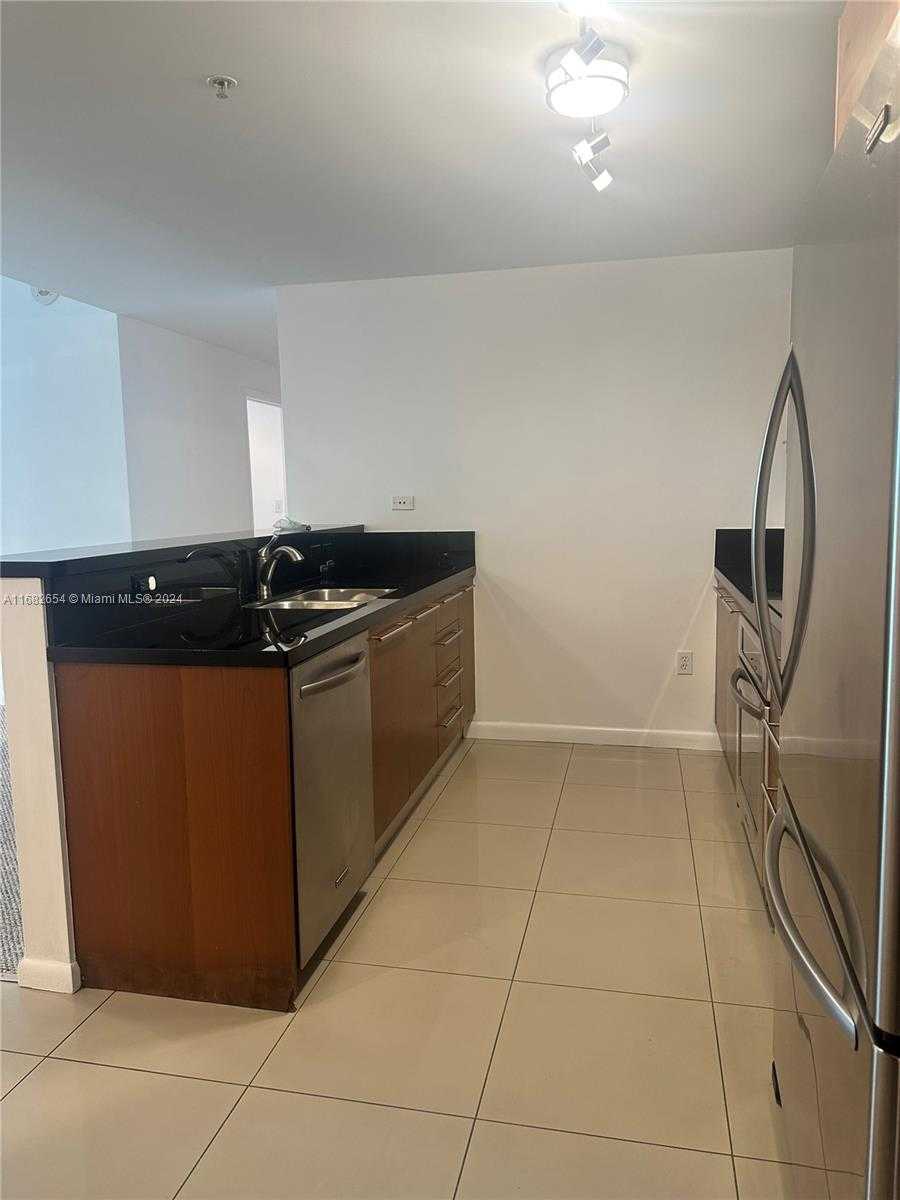 Small Image of 244 BISCAYNE BLVD #503, Miami Number 5