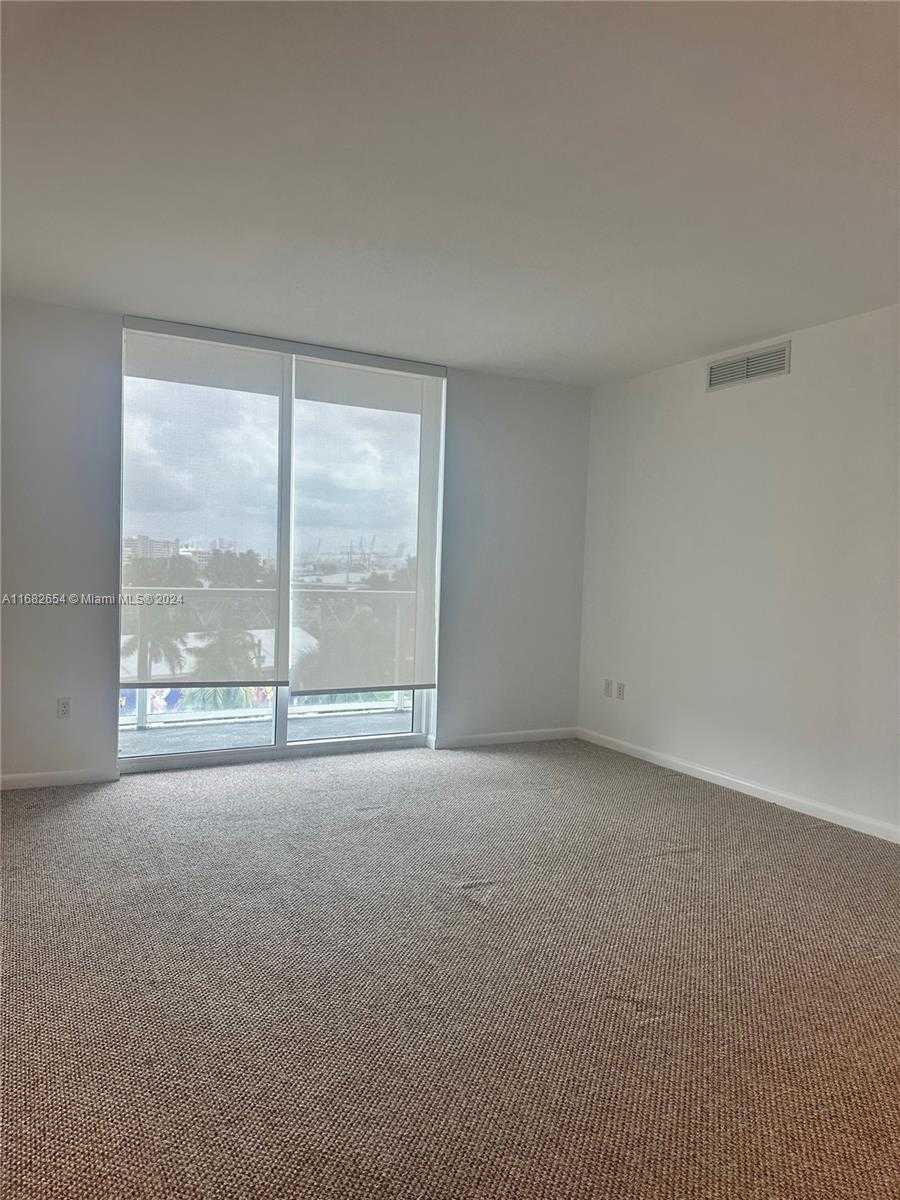 Small Image of 244 BISCAYNE BLVD #503, Miami Number 8