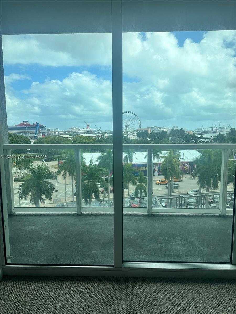Small Image of 244 BISCAYNE BLVD #503, Miami Number 9