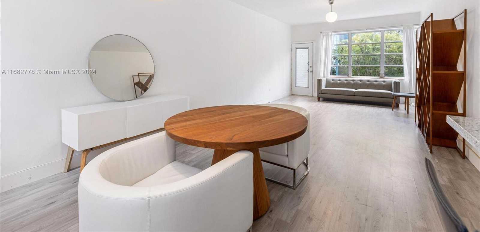 Small Image of 4720 PINE TREE DR #5, Miami Beach Number 10
