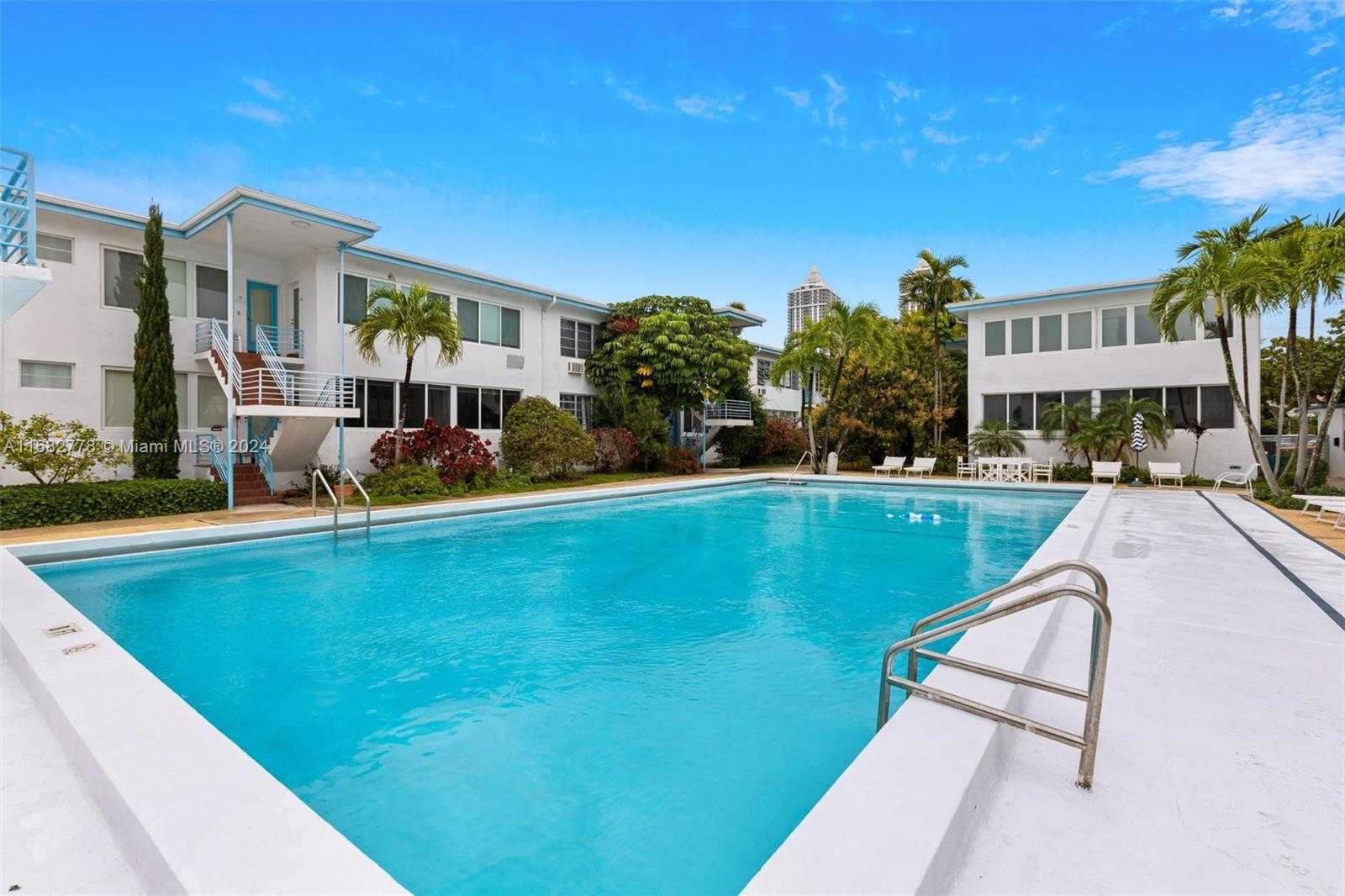 Small Image of 4720 PINE TREE DR #5, Miami Beach Number 7