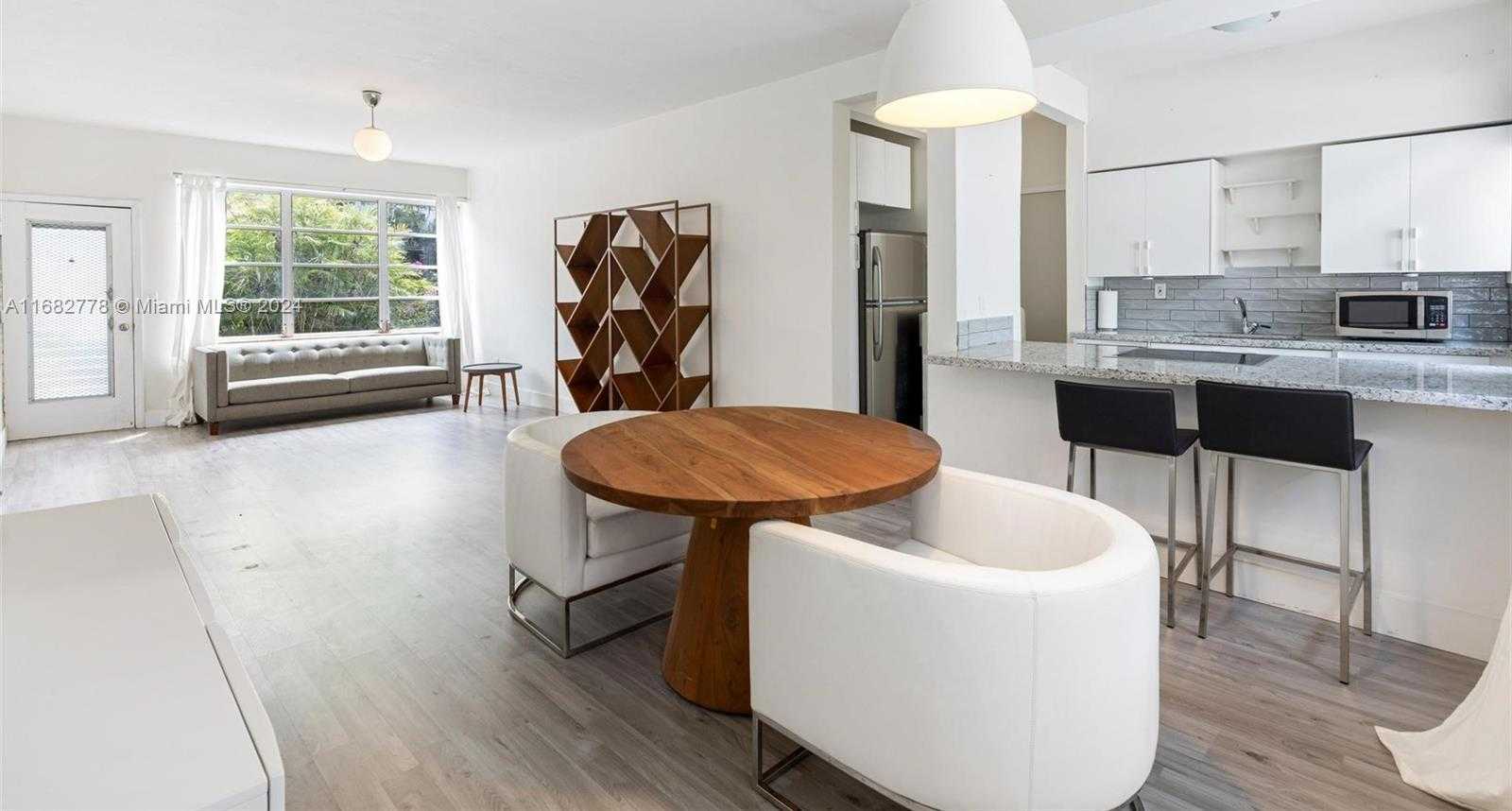 Small Image of 4720 PINE TREE DR #5, Miami Beach Number 8