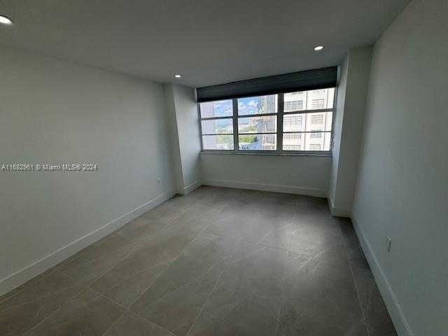 Small Image of 18051 BISCAYNE BLVD #1004, Aventura Number 11