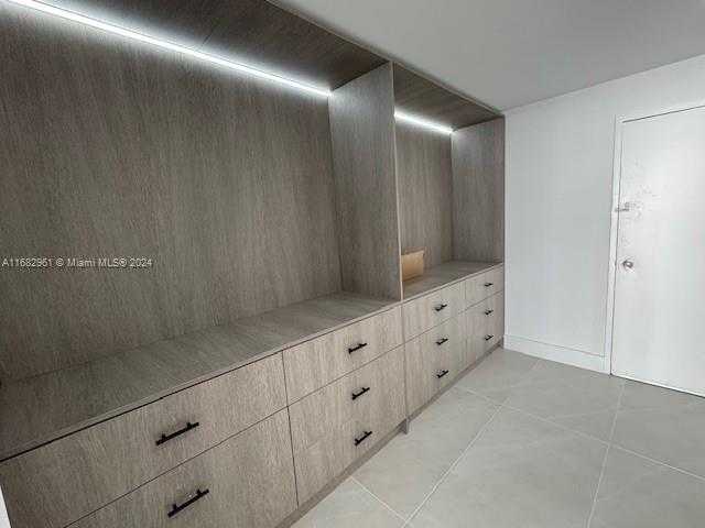 Small Image of 18051 BISCAYNE BLVD #1004, Aventura Number 19