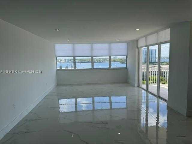 Small Image of 18011 BISCAYNE BLVD #1605, Aventura Number 11