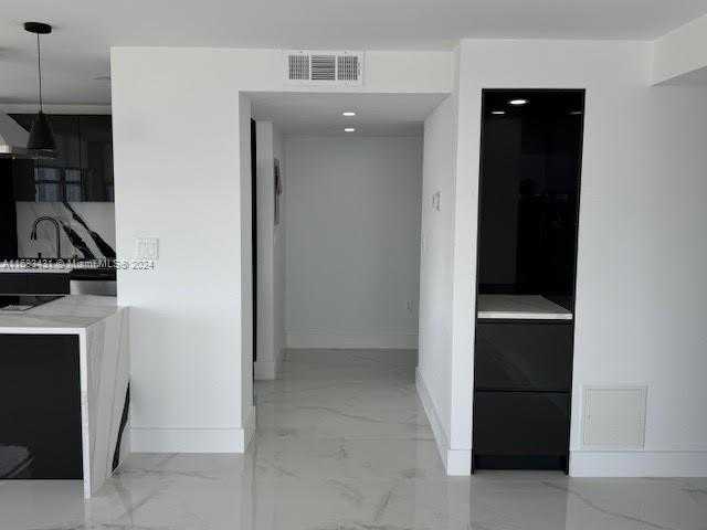 Small Image of 18011 BISCAYNE BLVD #1605, Aventura Number 13