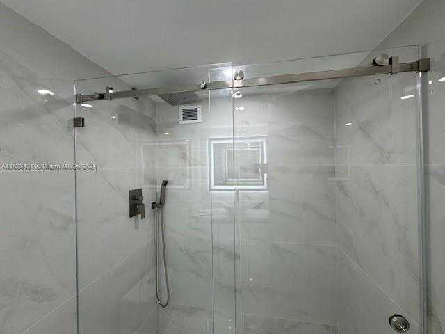 Small Image of 18011 BISCAYNE BLVD #1605, Aventura Number 17