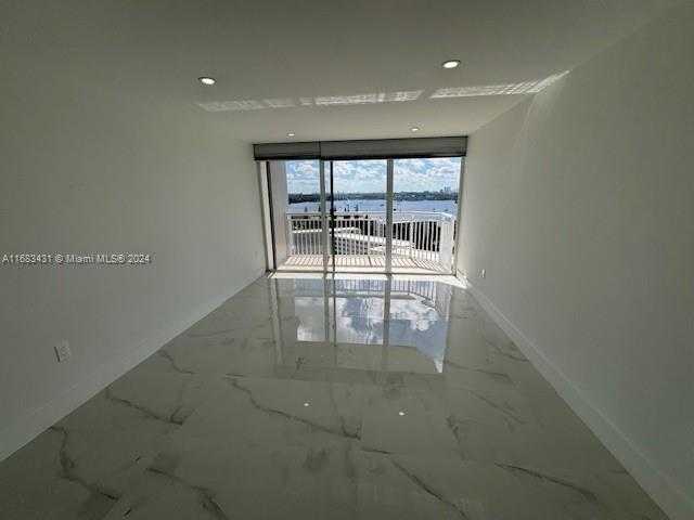 Small Image of 18011 BISCAYNE BLVD #1605, Aventura Number 22