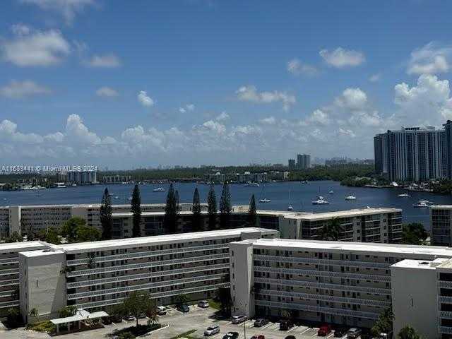 Small Image of 18021 BISCAYNE BLVD #1404, Aventura Number 19