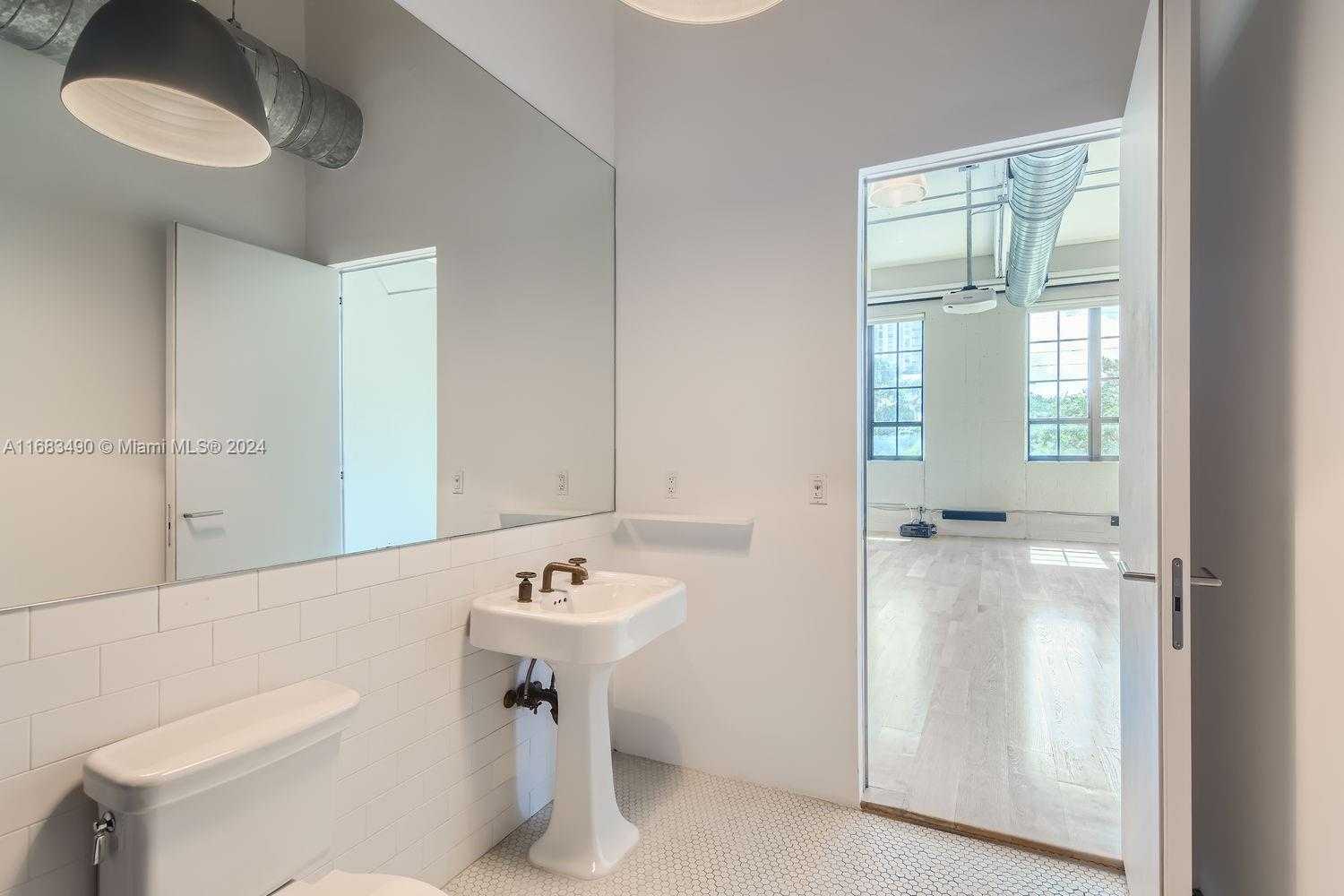 Small Image of 1749 NORTH EAST MIAMI CT #201, Miami Number 18