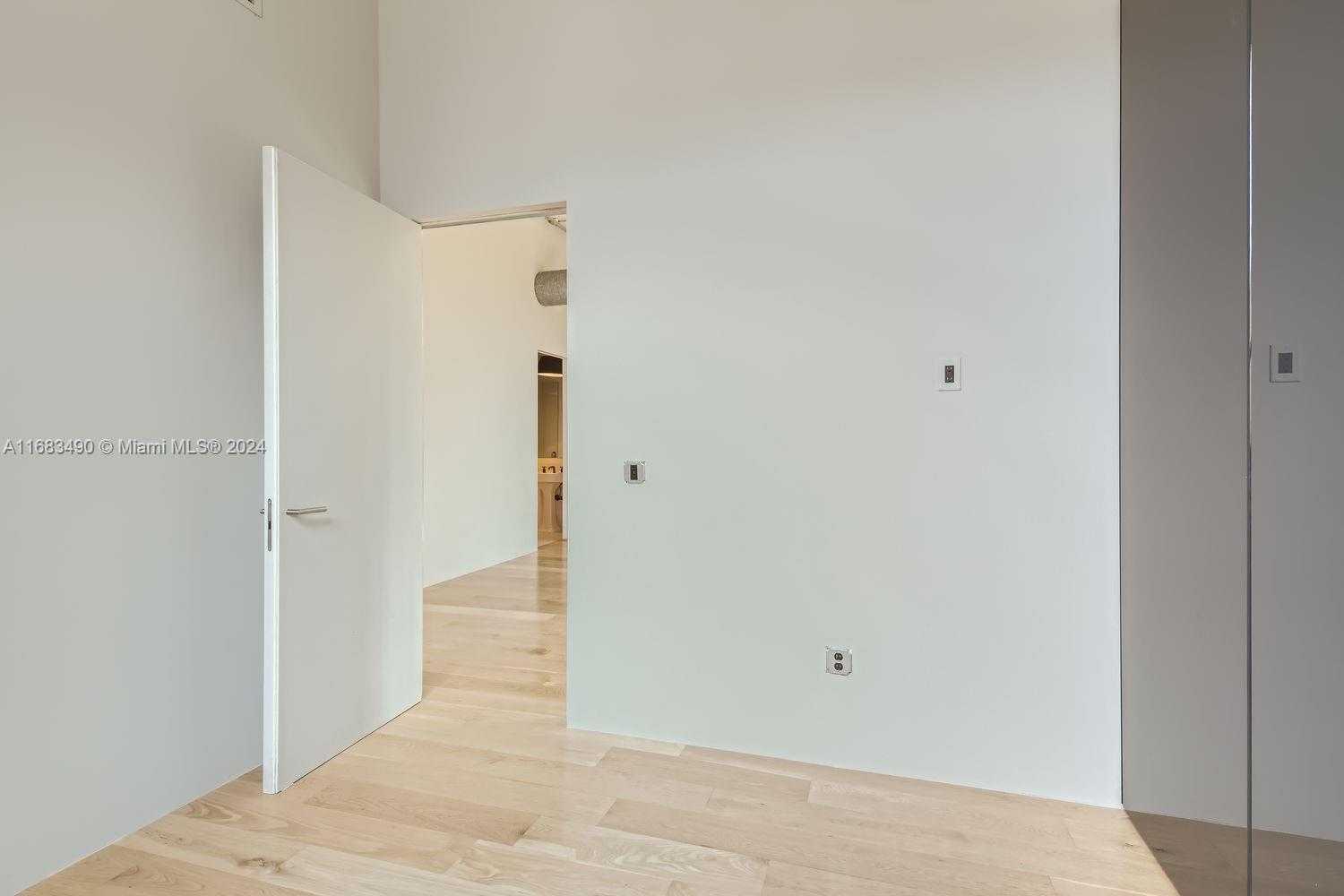 Small Image of 1749 NORTH EAST MIAMI CT #201, Miami Number 26