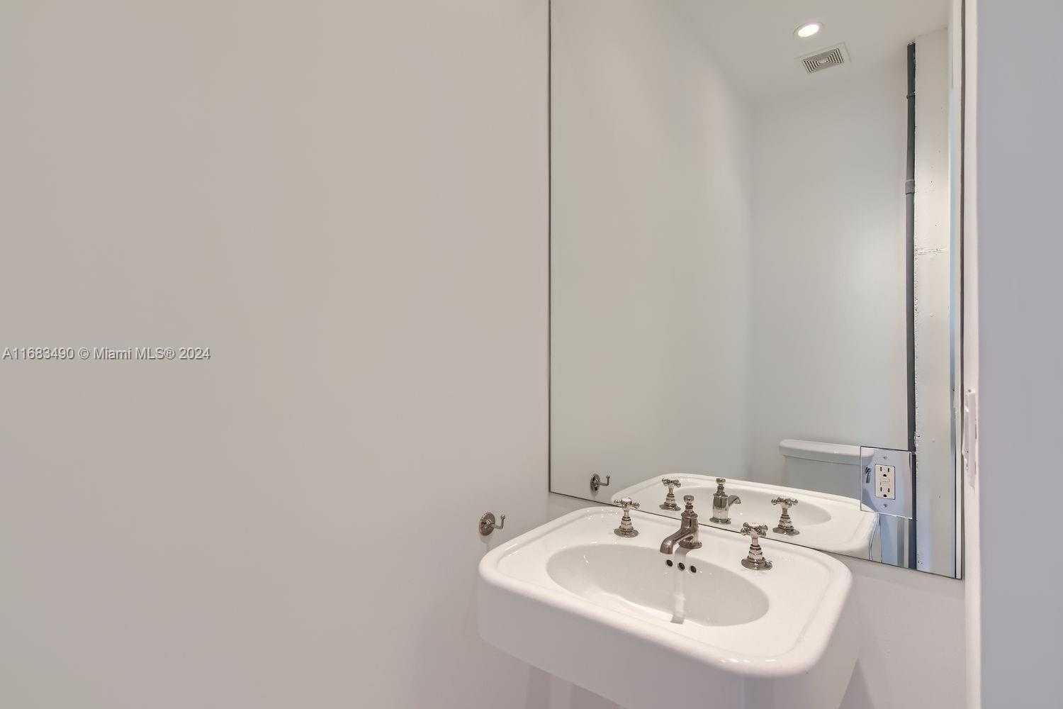Small Image of 1749 NORTH EAST MIAMI CT #201, Miami Number 27