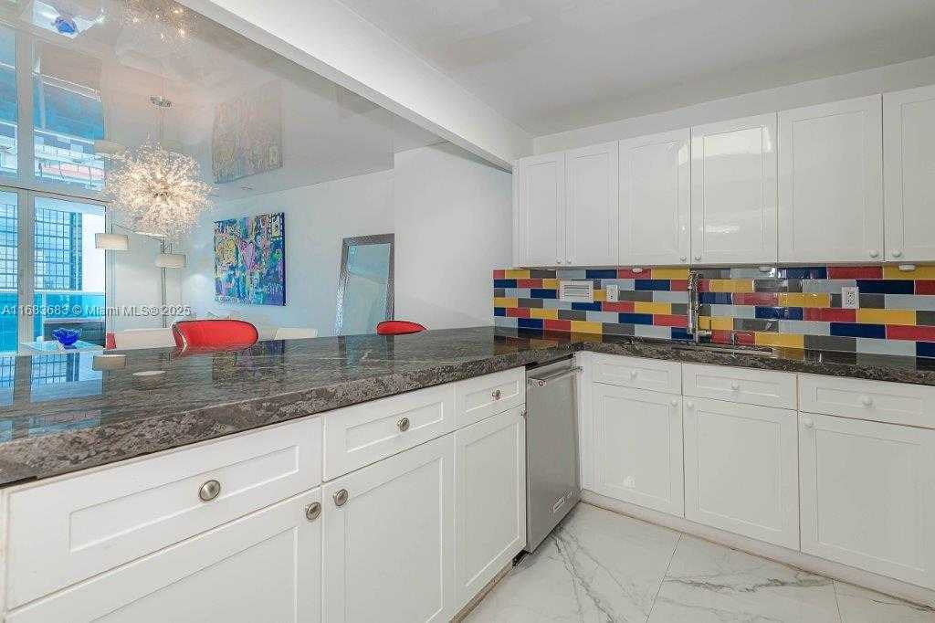 Small Image of 2301 COLLINS AVE #1204, Miami Beach Number 16