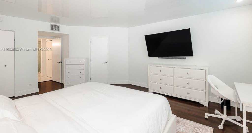 Small Image of 2301 COLLINS AVE #1204, Miami Beach Number 24