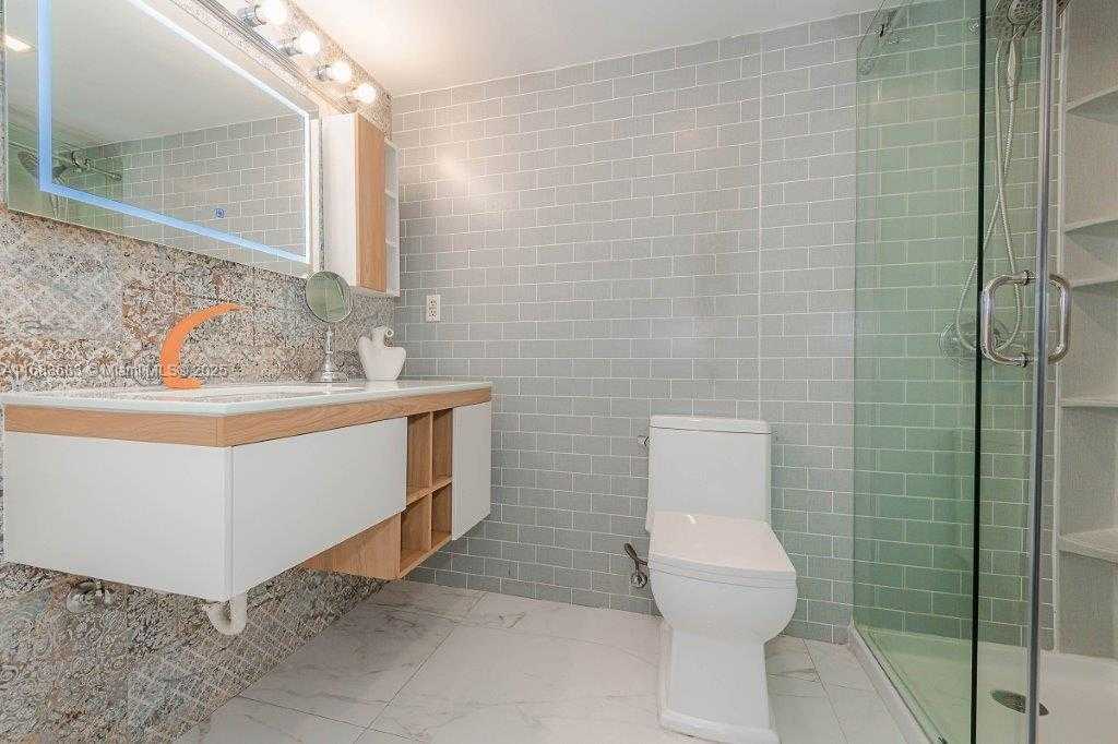 Small Image of 2301 COLLINS AVE #1204, Miami Beach Number 25